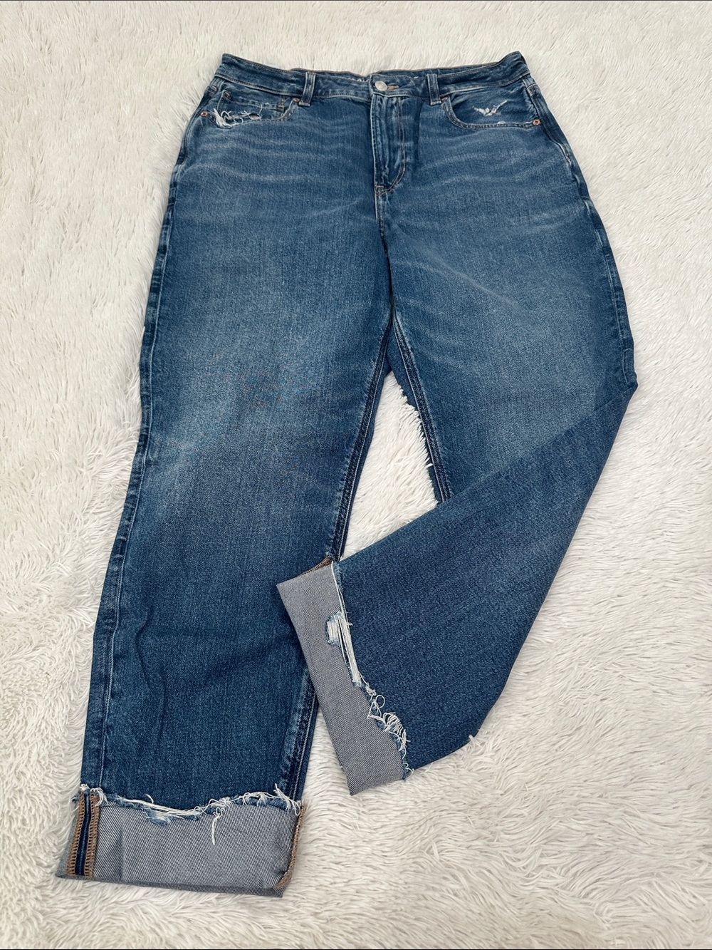 🍏 American Eagle Strigid Mom Jeans